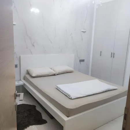 Apartment White And Bright Athens