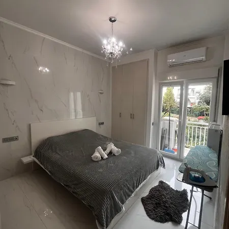 White And Bright Apartment